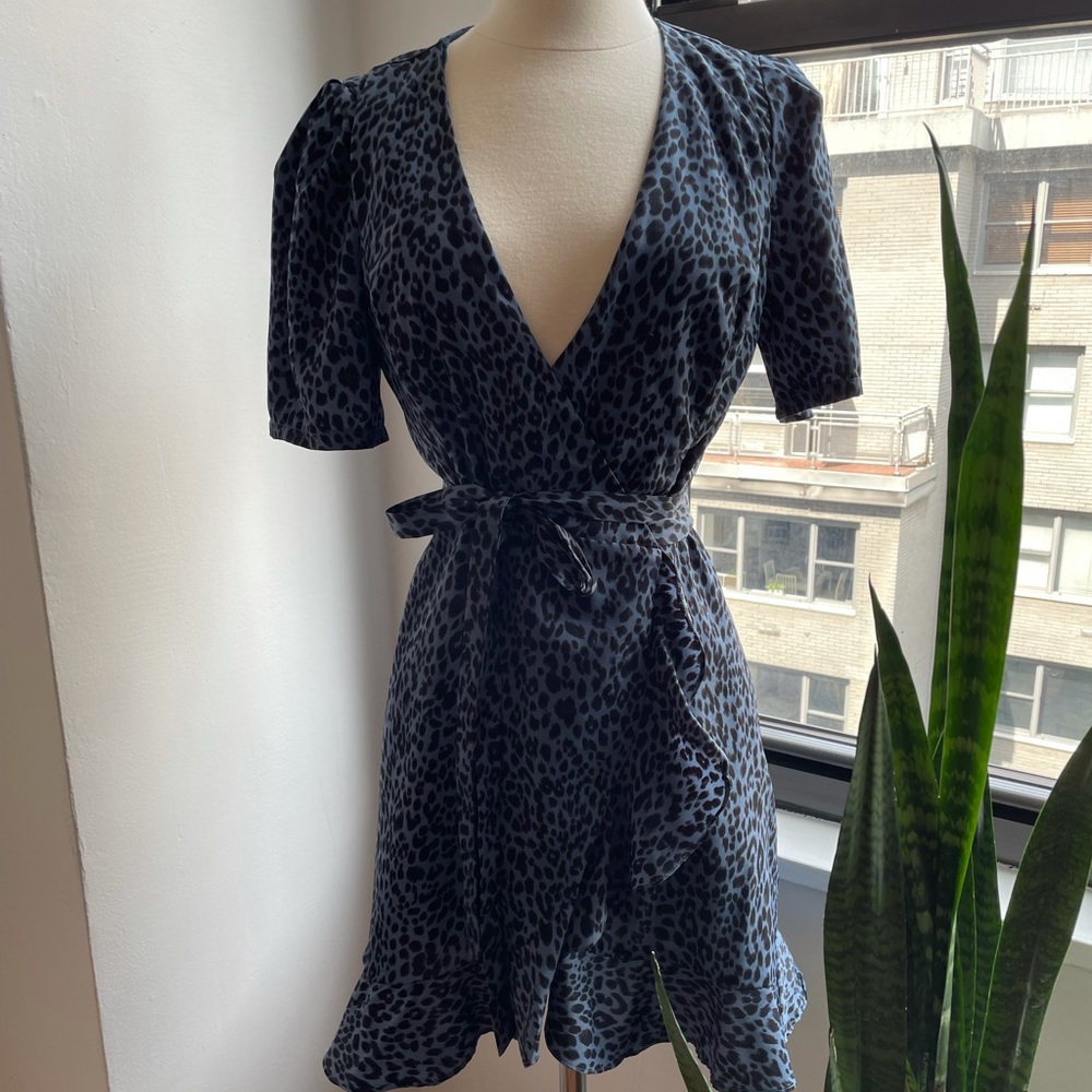 Small blue wrap leopard printed mini dress